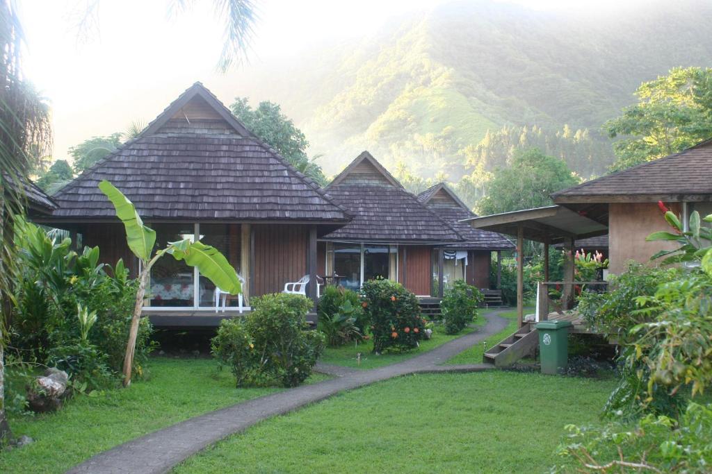 Tauhanihani Village Lodge La Vague Bleue Teahupoo Екстер'єр фото