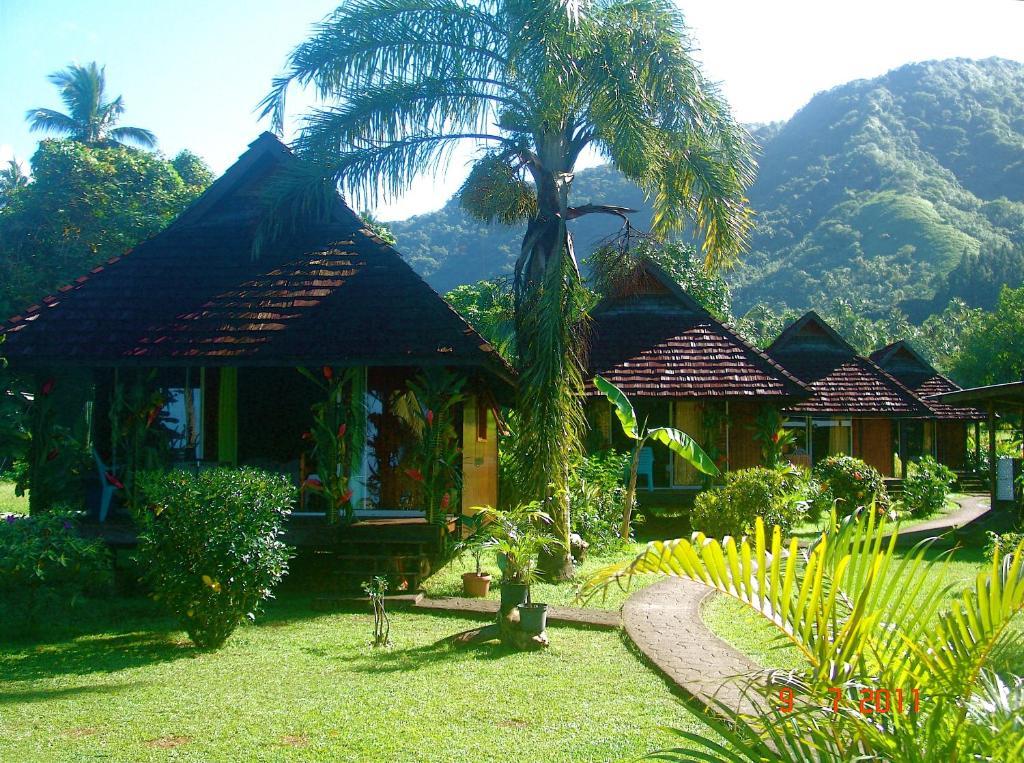 Tauhanihani Village Lodge La Vague Bleue Teahupoo Екстер'єр фото