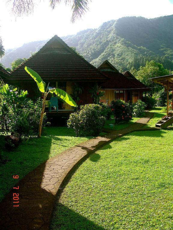 Tauhanihani Village Lodge La Vague Bleue Teahupoo Екстер'єр фото